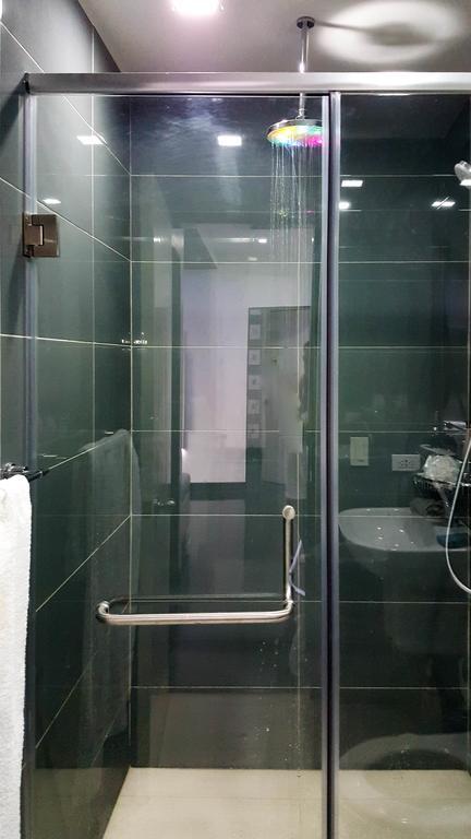 Modern Luxury Lower Penthouse Unit Manila Exteriör bild